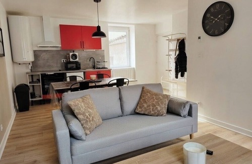 Montbrison Apartment | Elegant new apartment just a stone's throw from the market