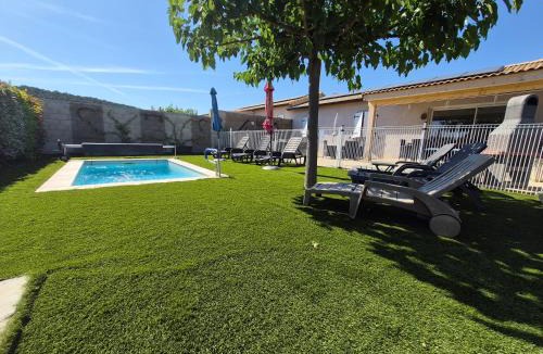 Joyeuse House | En Ardèche, maison de vacances l'Odyssée climatisée avec sa piscine privée et chauffée
