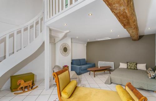 Meuilley House | En Côte de Nuits - Sur la Route des Grands Crus