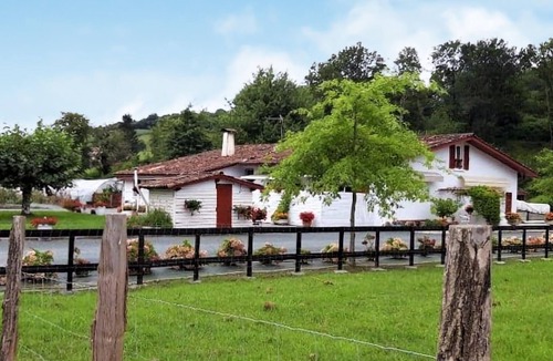 Saint-Pee-sur-Nivelle Apartment | Enjoy an unforgettable vacation close to nature in this inviting vacation home!