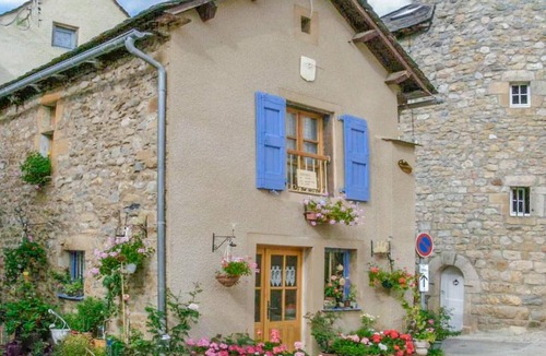 Quezac House | Enjoy your holiday in a cosy holiday home in an attractive location.