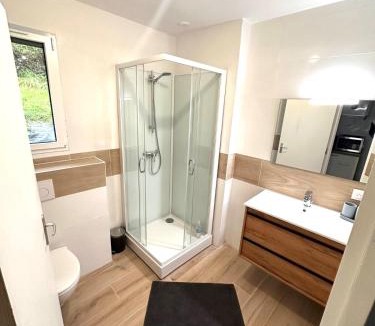 Plouedern Apartment | Envol du Phénix - Studio neuf - Rivage indépendant en rez de jardin