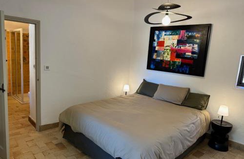 Vaison-la-Romaine Apartment | Ermitage Saint Quinis - Le Levant, lodge eco ondes en pierre
