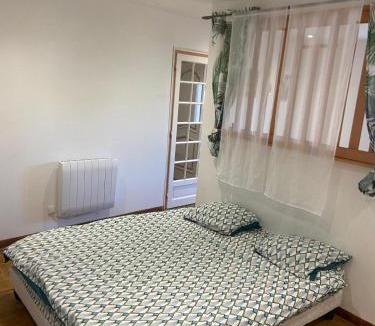 Montargis Apartment | Escale Détente-Loft avec Terrasse- Parking Montargis
