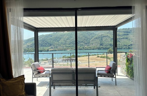 Saint-Vallier Apartment | Escapade au Bord du Rhone