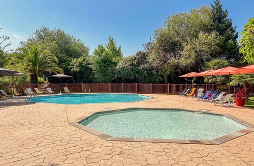 Urt House | Escapade nature - Tente baroudeur - Camping avec piscine