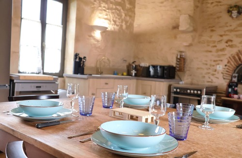 La Marche House | Escape on the N7 – Gardener’s House – Near the Loire River – Free Parking
