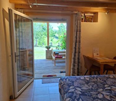 Chambilly Bed & Breakfast | Estefana