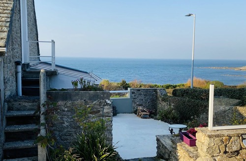 Digosville House | Exceptional 3-bedroom house with sea view