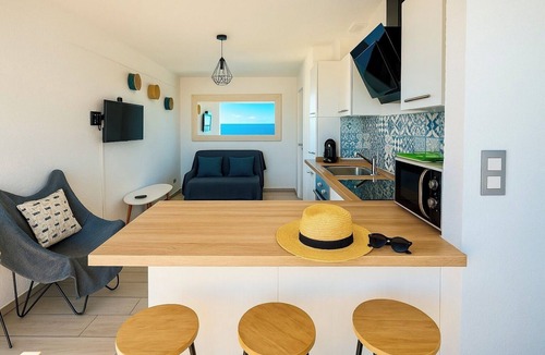 Canet-Plage Apartment | Exceptional Sea View – Sunrise Guaranteed!