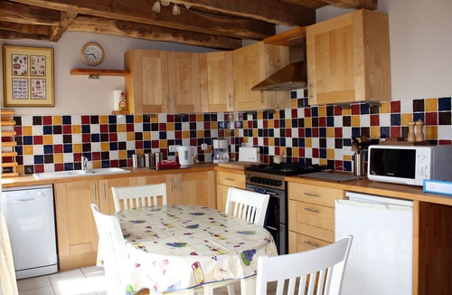 Plemet House | Exceptional holiday home: flexible bedroom layout, ideal for families or friends