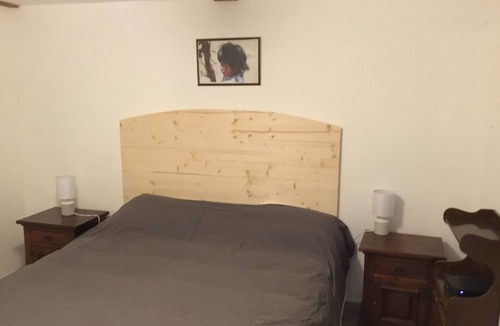 Anzat-le-Luguet Cottage | Exceptional setting, fresh air, peace and quiet, sleeps 12