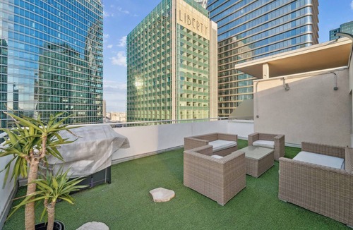 Gambetta Apartment | Exceptional terrace apt - La Défense - Bail Mob