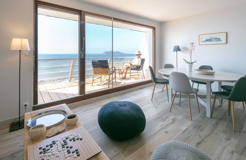 Trelevern House | Exceptional villa overlooking the sea: 180° view of the islands