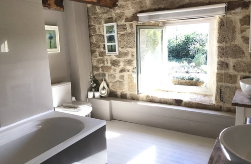 Ploerdut House | Exclusive and Idyllic privately owned village situated within 7 acres of land