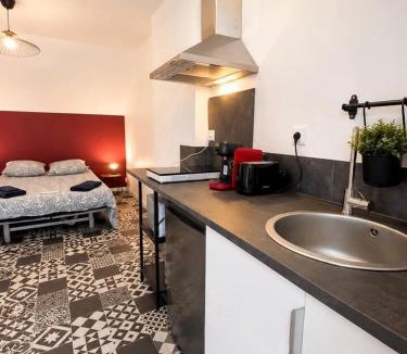 Ploermel Apartment | Excursion Bretonne - Urban Studio & Wifi Fibre