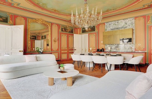 L'Europe Apartment | EXPERIENCE STELLAR LUXURY IN THE CHAMPS ELYSEES-ONCE IN A LIFETIME STAY!