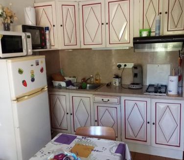 Reynes Apartment | F1 chambre et cuisine