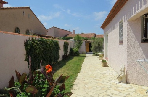 Saint-Hippolyte Villa | Family villa with private pool near beaches