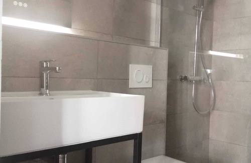 La Charite-sur-Loire Apartment | Fabulous 1-bedroom studio in La Charité-sur-Loire