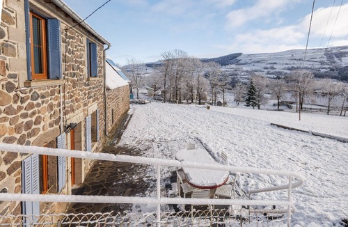 Saint-Hippolyte House | Face au Puy Mary - Avec Jardin et Parking
