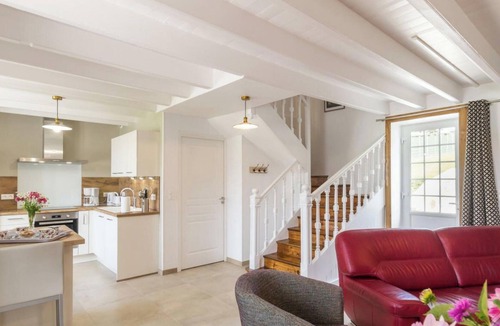 Le Vretot Cottage | Family house with secure garden and terrace