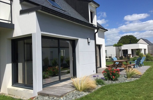 Belz House | FAMILY HOUSE CLOSE TO THE SEA