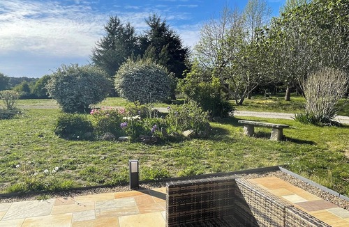 Baden House | Family house with covered & heated swimming pool, large private park near beach