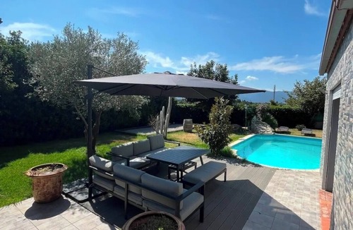 Elne Villa | Family villa 12 pers private pool jacuzzi air conditioning Elne