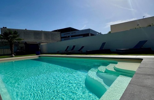 Melun Villa | Family villa private pool 8pers 20 min from Fontainebleau