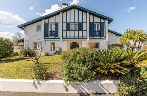 Guethary House | Family villa with pool, walking distance to the beach