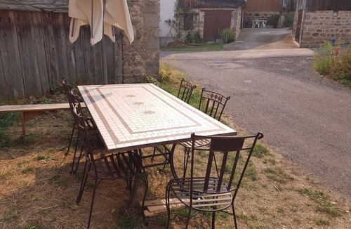 Saint-Gervais-sous-Meymont House | Farmhouse vacation home for 10 people