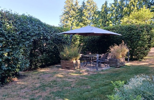 Bourganeuf Cottage | Farmhouse vacation rental with a pool
