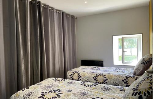 Isle-et-Bardais House | Ferme rénovée avec étang privé, animaux acceptés - FR-1-489-389