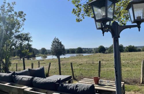 Isle-et-Bardais House | Ferme rénovée avec étang privé, animaux acceptés - FR-1-489-389