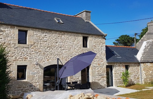 Plouguerneau House | Fermette Traditionnelle à Proximité du Bord de mer