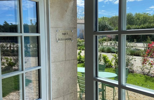 Saint-Just-Luzac House | Feusse Castle