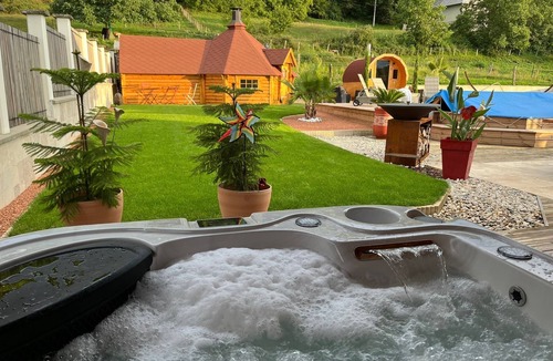 Voissant Ski Chalet | Finnish Kota with Jacuzzi, sauna, heated swimming pool and wellness treatments