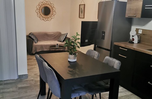 Mercues Apartment | First floor apartment for rent in a residential building