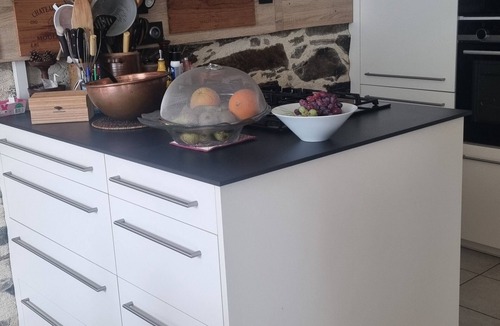 Plerin House | Fisherman's cottage 10-minute walk to the sea, 10 restaurants nearby