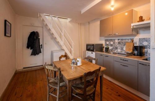 Argenton-sur-Creuse Apartment | Fisherman's House Cozy Duplex