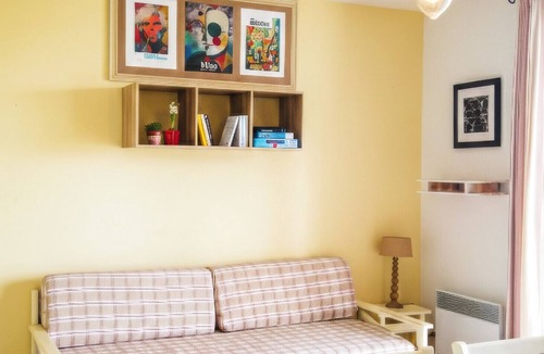Plougonvelin Apartment | Flat with a balcony overlooking the sea, 50 metres from the beach