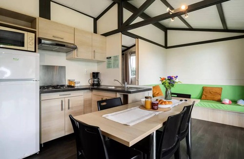 Guidel Ski Chalet | Flower Camping Jardins de Kergal * - Chalet Standard 20m2 2Ch - TV 4 persons