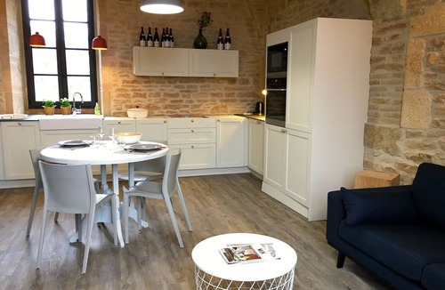 Beaune House | Former convent from the 17th, renovated, private garden, Beaune center