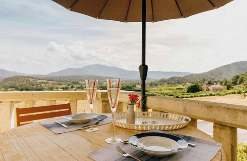 Crestet Apartment | Former silk mill at the foot of Mont Ventoux