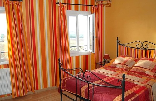 Castelnau-Montratier-Sainte-Alauzie House | Homerez - House for 7 ppl. with jacuzzi at Castelnau-Montratier-Sainte-Alauzie
