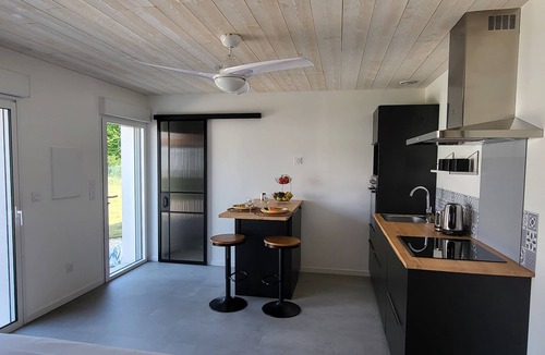 La Gripperie-Saint-Symphorien Apartment | STUDIO WITH SWIMMING POOL, FREE PARKING
