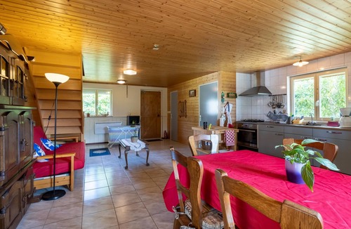 Rouffignac-Saint-Cernin-de-Reilhac House | Charming Independent House in Rouffignac – Nature, Terrace, Spa & Cooking Workshops