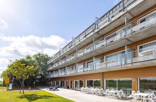 Roz-sur-Couesnon Apartment | Double Room Near Mont-Saint-Michel