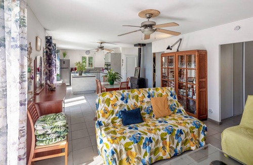 Saint-Etienne-Vallee-Francaise Apartment | L'Enclos – Ideal stopover on the Stevenson Trail (GR70), mountain views and private terrace